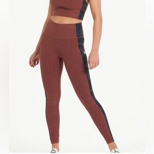 Vuori✨ Halo Aspire Elevation Legging✨Cedar Heather Grey Stripe✨Size Large